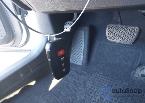 2019 Toyota Camry Le z USA, uszkodzony, nr VIN 4T1B11HK6KU853933